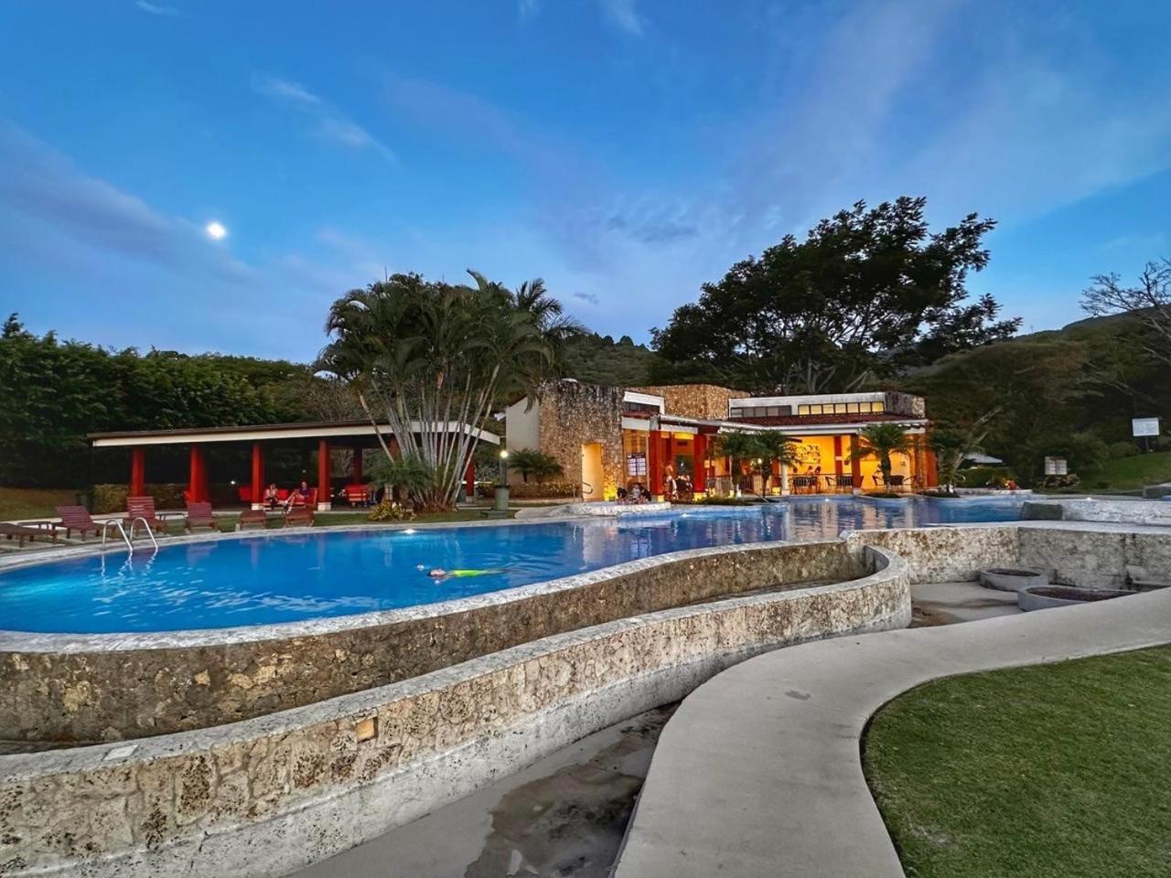 Cr Mariposa Rentals Comfortable Penthouse, Ac, Pool, Gym, Tennis Санта-Ана Экстерьер фото