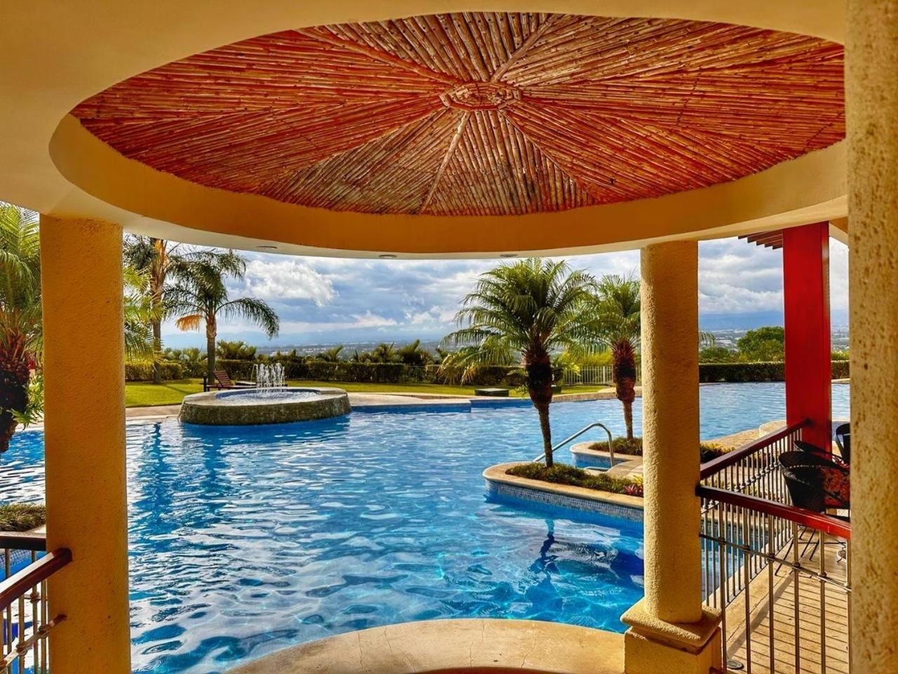 Cr Mariposa Rentals Comfortable Penthouse, Ac, Pool, Gym, Tennis Санта-Ана Экстерьер фото