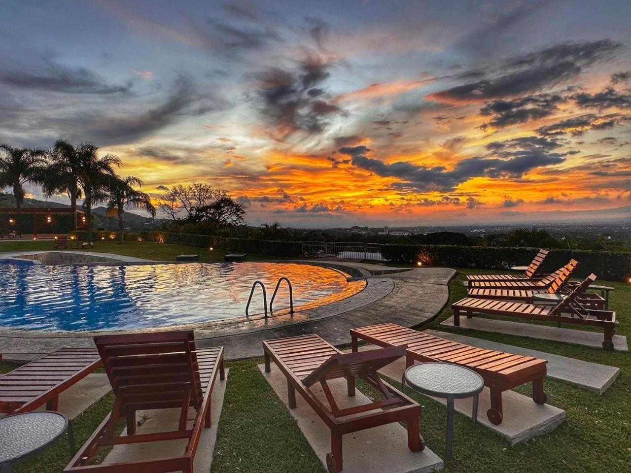 Cr Mariposa Rentals Comfortable Penthouse, Ac, Pool, Gym, Tennis Санта-Ана Экстерьер фото